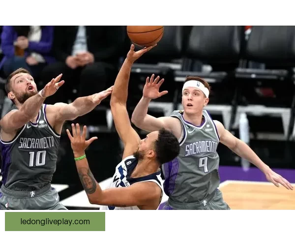 李凯尔：即使无球也专注提升 技术 队伍需围绕戈贝尔组织进攻