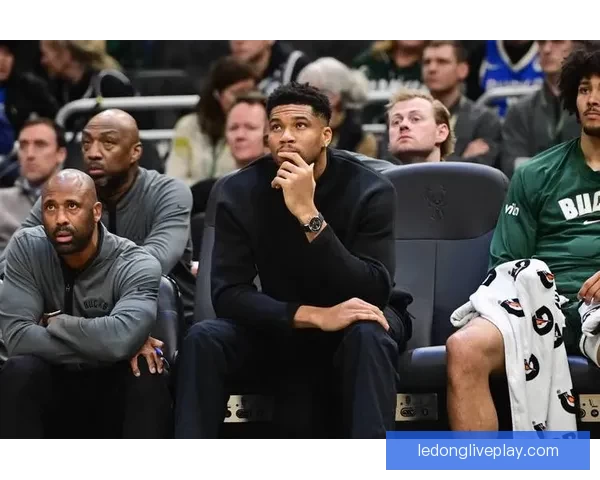 NBA东西部前十揭晓榜首竞争白热化雄鹿领衔十队无缘季后赛